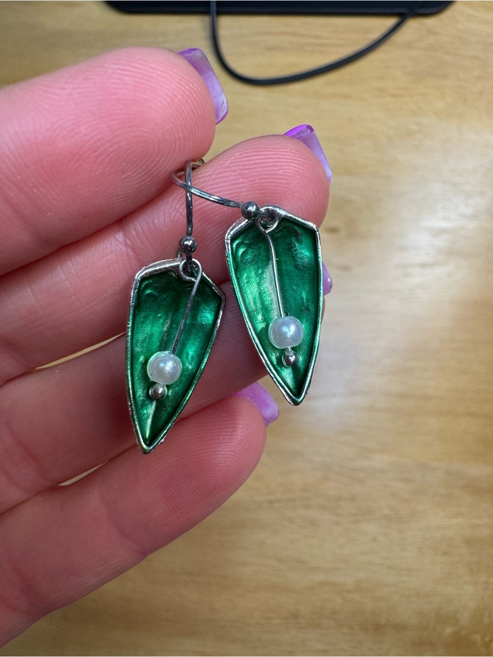 NWT Green Enamel Leaf Pearl Drop Earrings